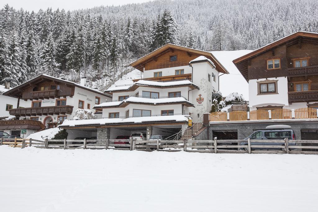 Art Apartamento Neustift im Stubaital Exterior foto